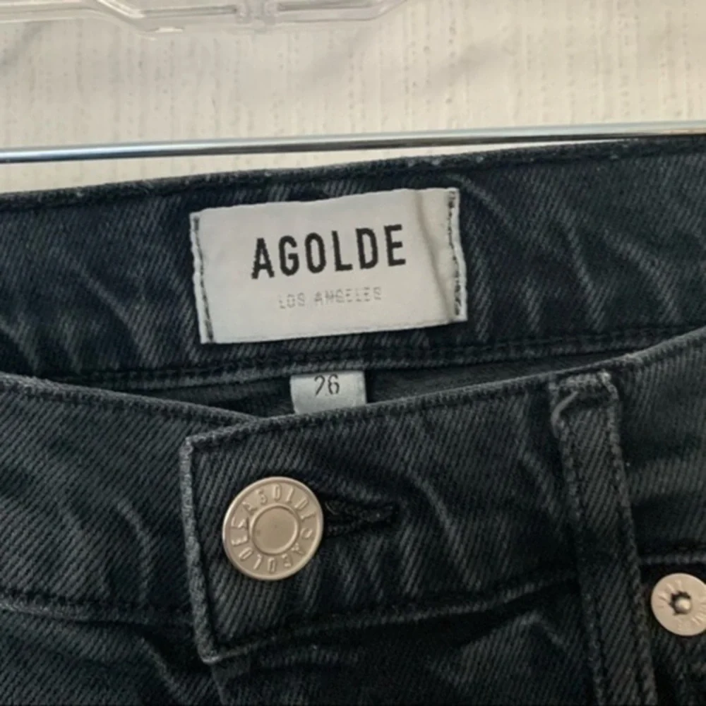 Agolde Jeans Toni Straight Leg Midrise in Black